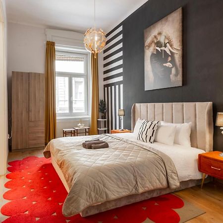 Deluxe Dohany Residence Next To The New York Cafe Budapeste Exterior foto